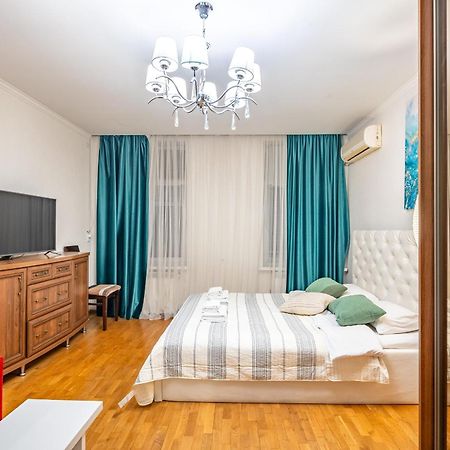 Just Another Comfy Apartment On The Main Squere. 2 Bedrooms, Own Heating, Ac Lviv Bagian luar foto