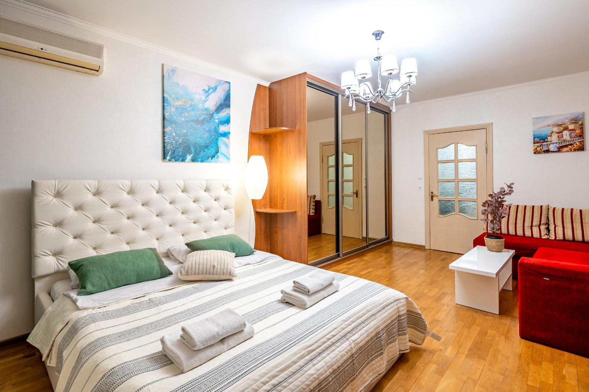 Just Another Comfy Apartment On The Main Squere. 2 Bedrooms, Own Heating, Ac Lviv Bagian luar foto