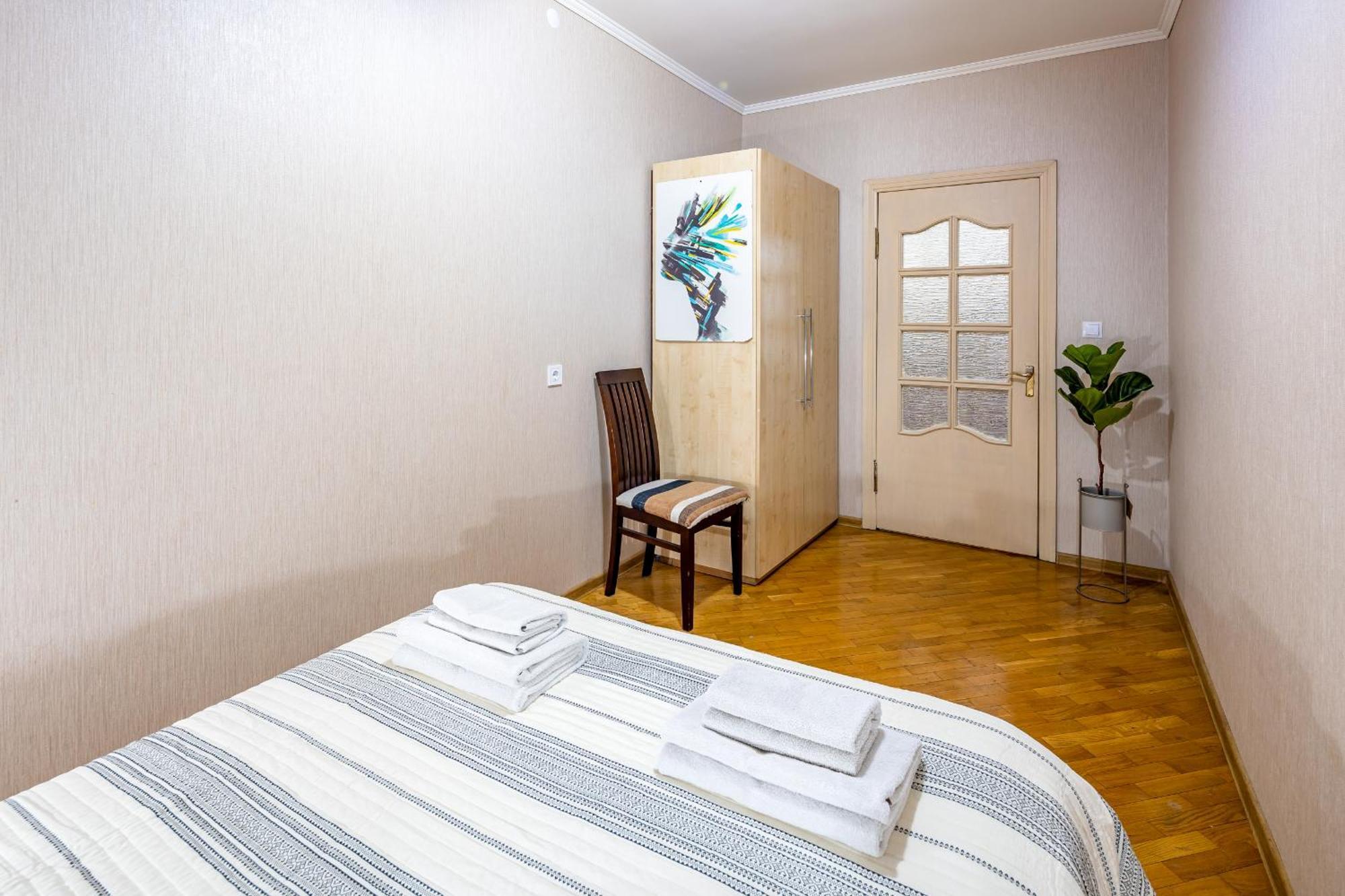 Just Another Comfy Apartment On The Main Squere. 2 Bedrooms, Own Heating, Ac Lviv Bagian luar foto